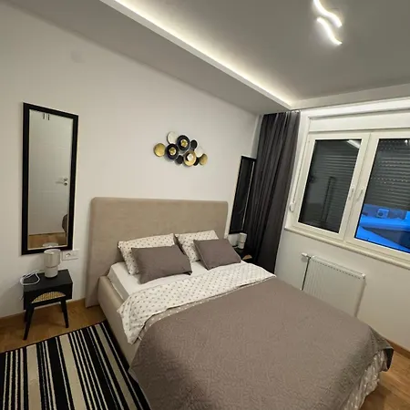 Royal021 Ns * Novi Sad