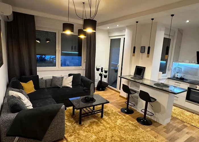 Royal021 Ns * Novi Sad